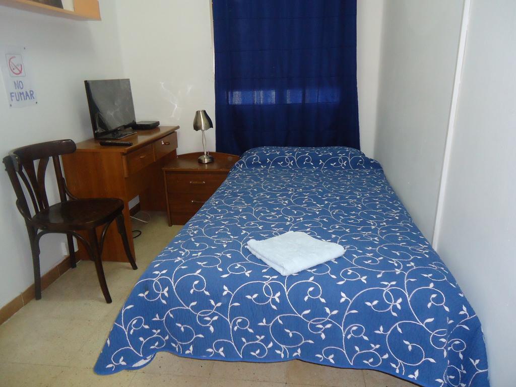Hotel Pension Mode Lleida Zimmer foto